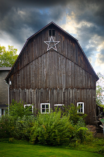 n02793495_barn.JPEG