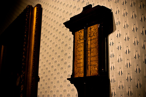 n02794156_barometer.JPEG