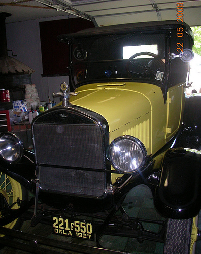 n03777568_Model_T.JPEG