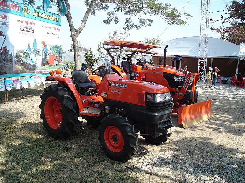n04465501_tractor.JPEG